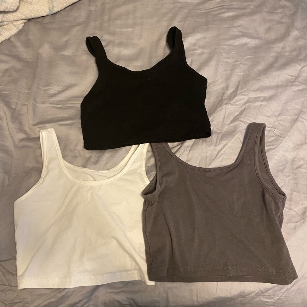 2 crop tops. All a size small. They are brand new